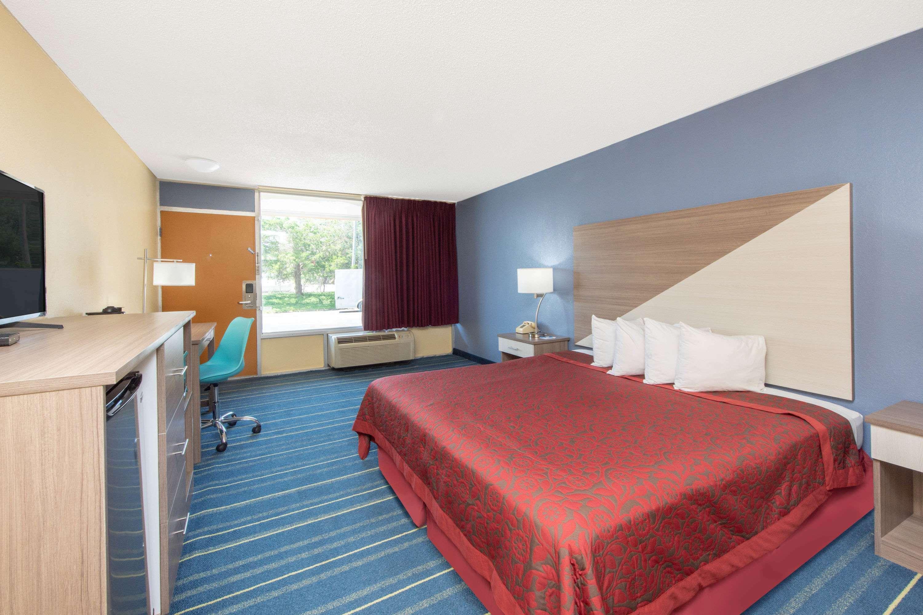 Days Inn By Wyndham Salem, Il Экстерьер фото