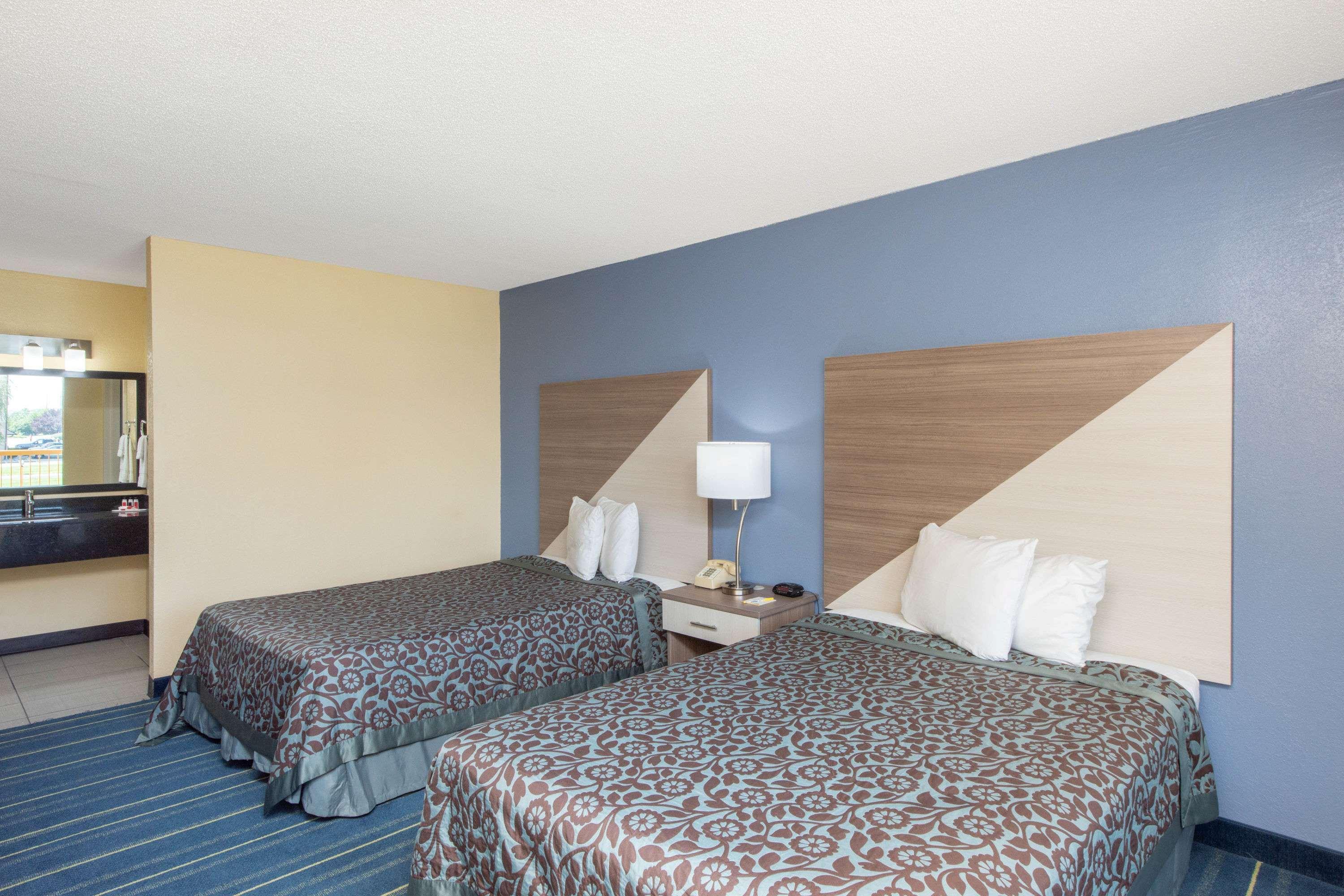 Days Inn By Wyndham Salem, Il Экстерьер фото