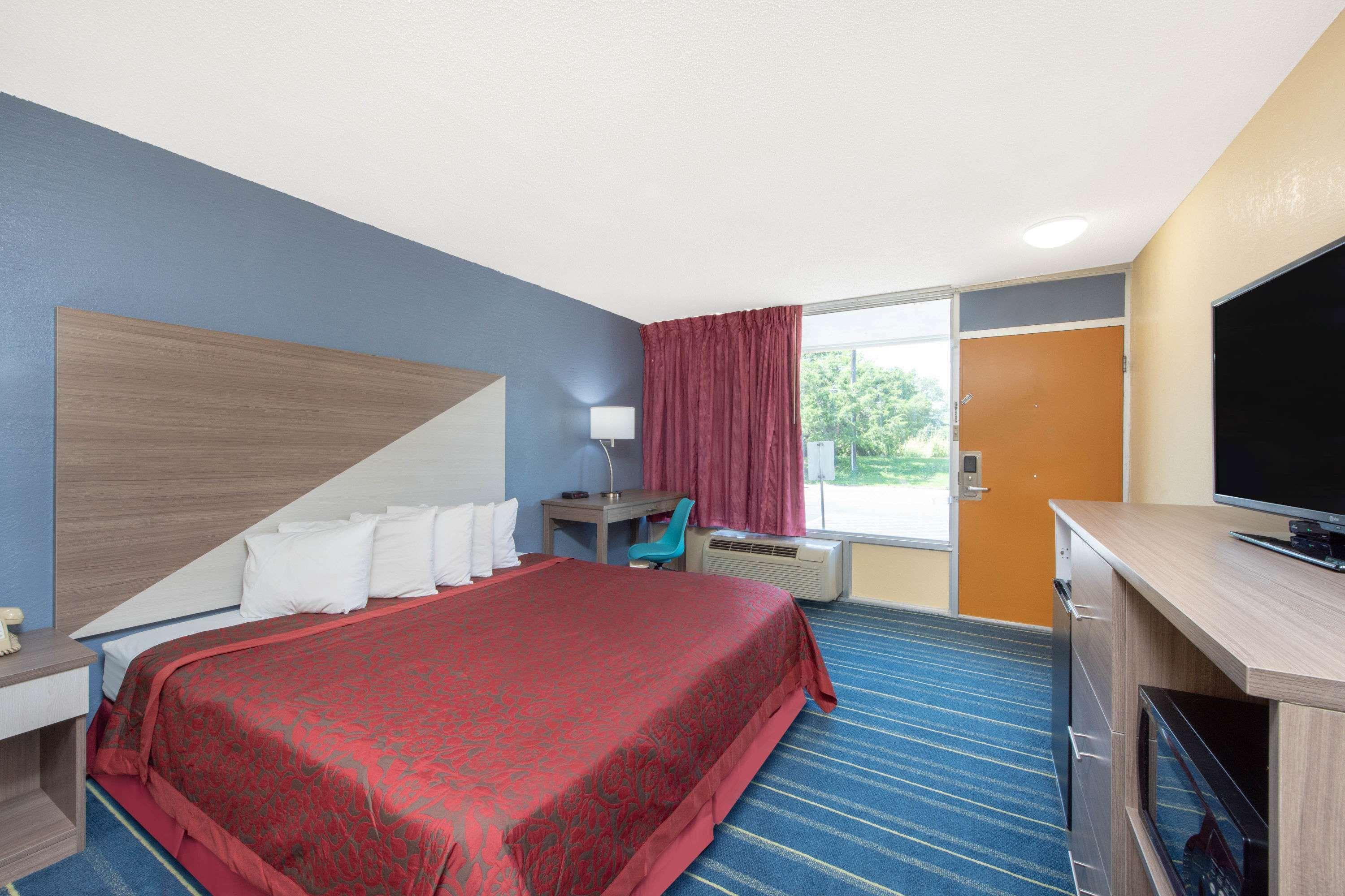Days Inn By Wyndham Salem, Il Экстерьер фото