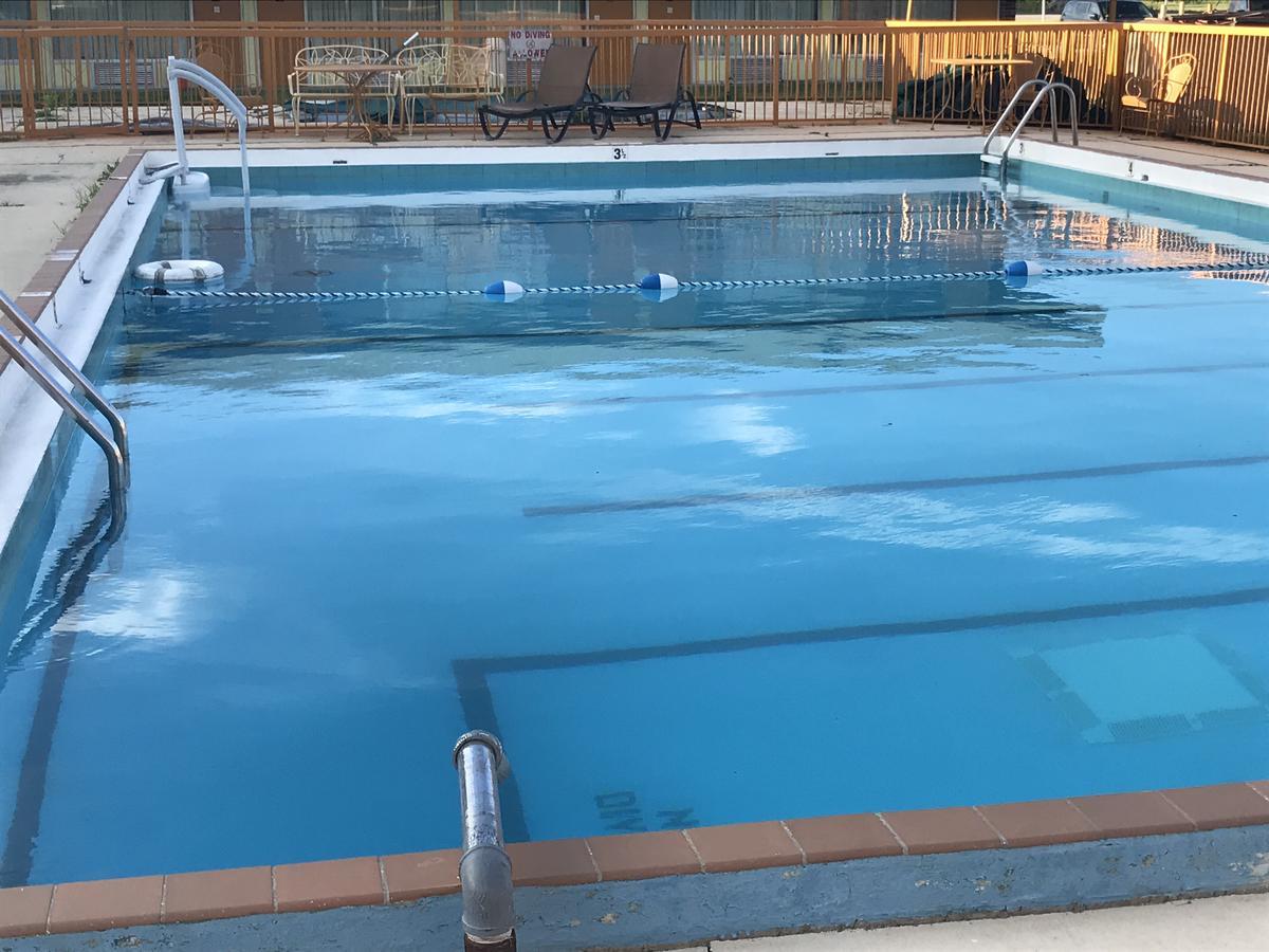 Days Inn By Wyndham Salem, Il Экстерьер фото